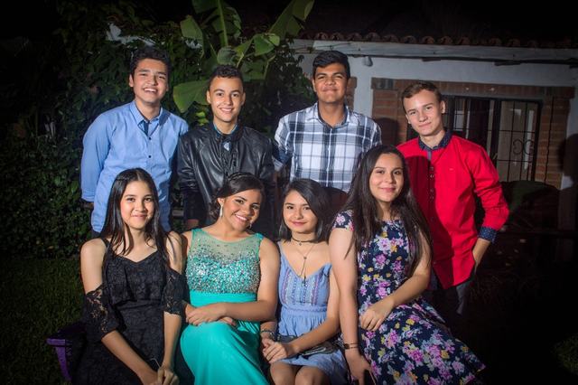 Jorge Chavarro, Samuel Valencia, Santiago Jara, Juan Esteban García, Nataly Vargas, la quinceañera, Mariana Perdomo y Ana Cristina Carrera.